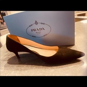 Suede PRADA kitten heel